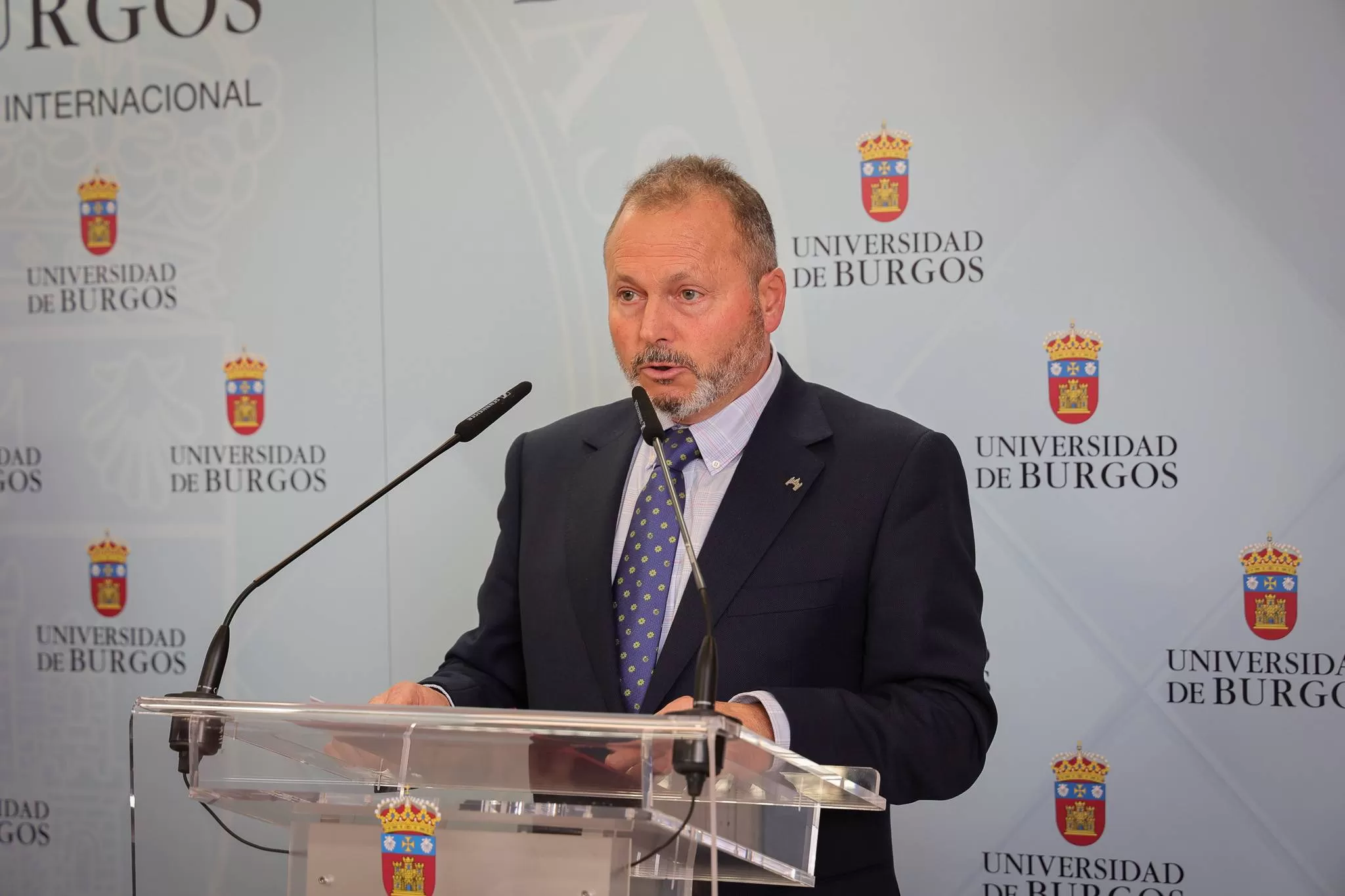 Miguel Ángel Iglesias toma posesión como nuevo Defensor Universitario de la UBU