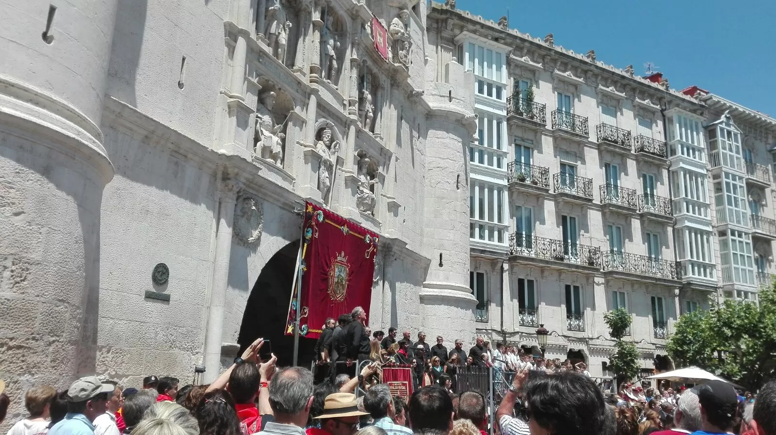 Vox pide al Ayuntamiento homenajear el centenario del Himno a Burgos