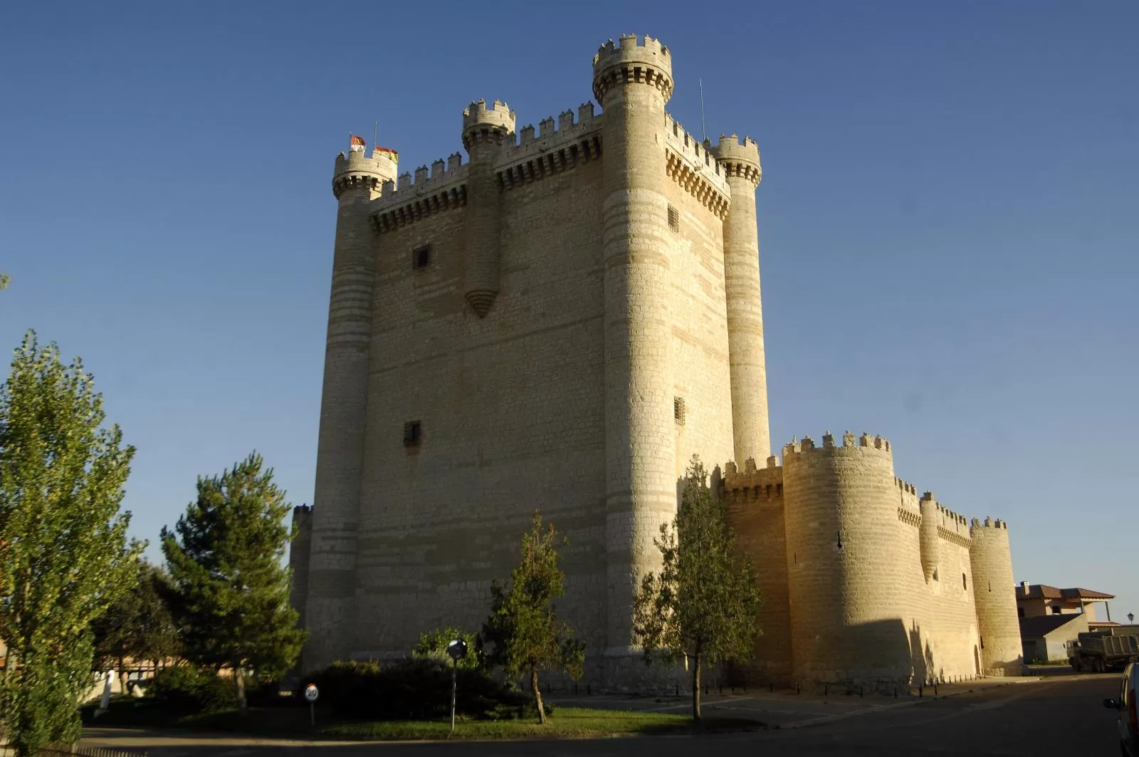 “El Castillo de los Castillos” se ubica en Fuensaldaña