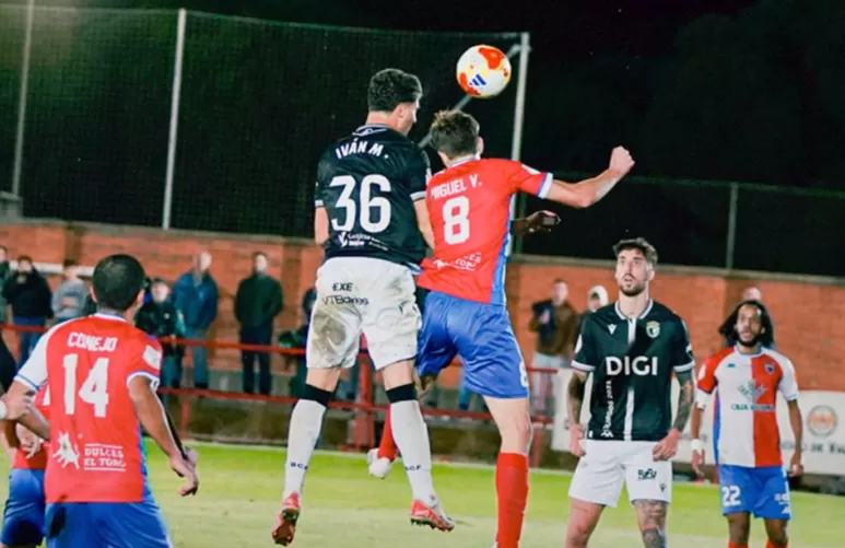 1-2 El Burgos CF remonta para avanzar en la Copa del Rey