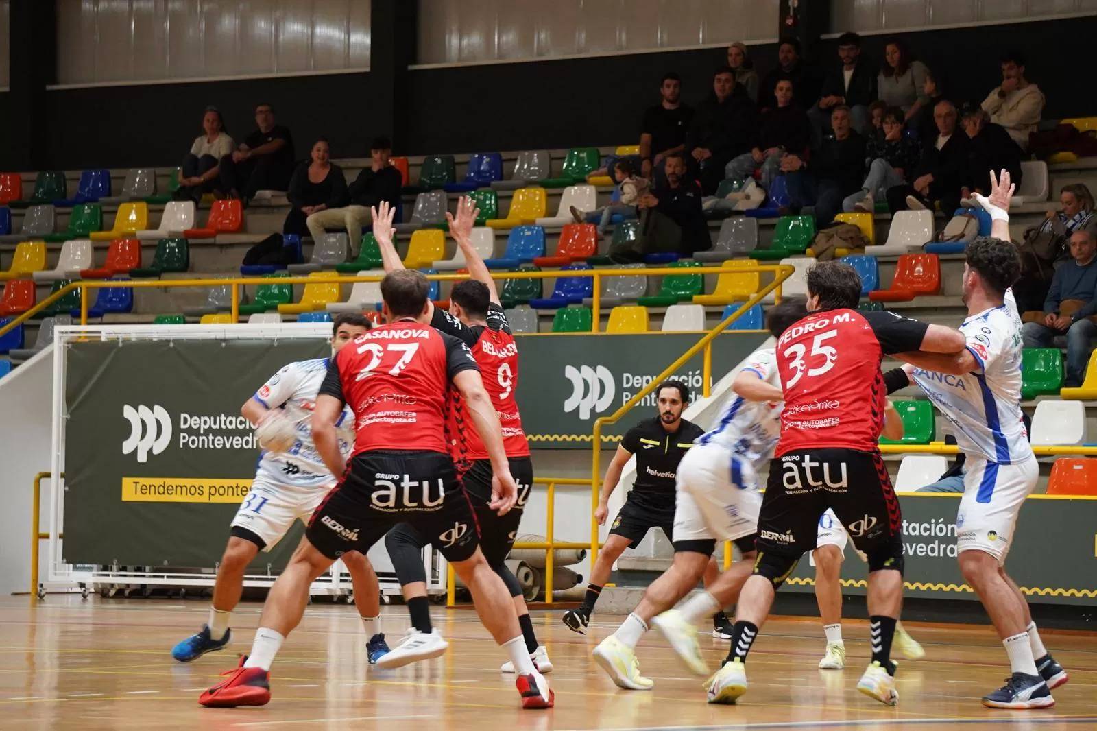 El UBU San Pablo Burgos vuelve a la senda del triunfo en Pontevedra (21-29)