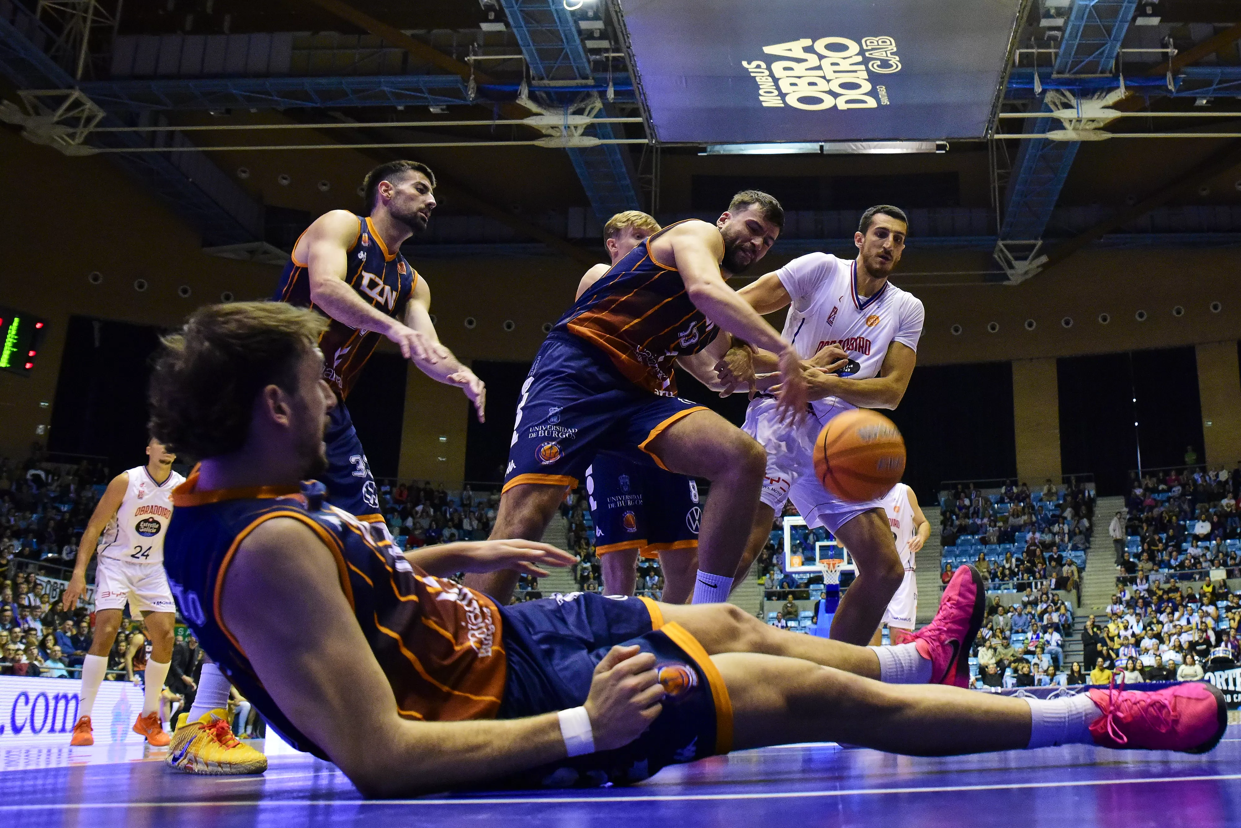 Tizona no puede ante un primer cuarto arrollador de Obradoiro (93-68)