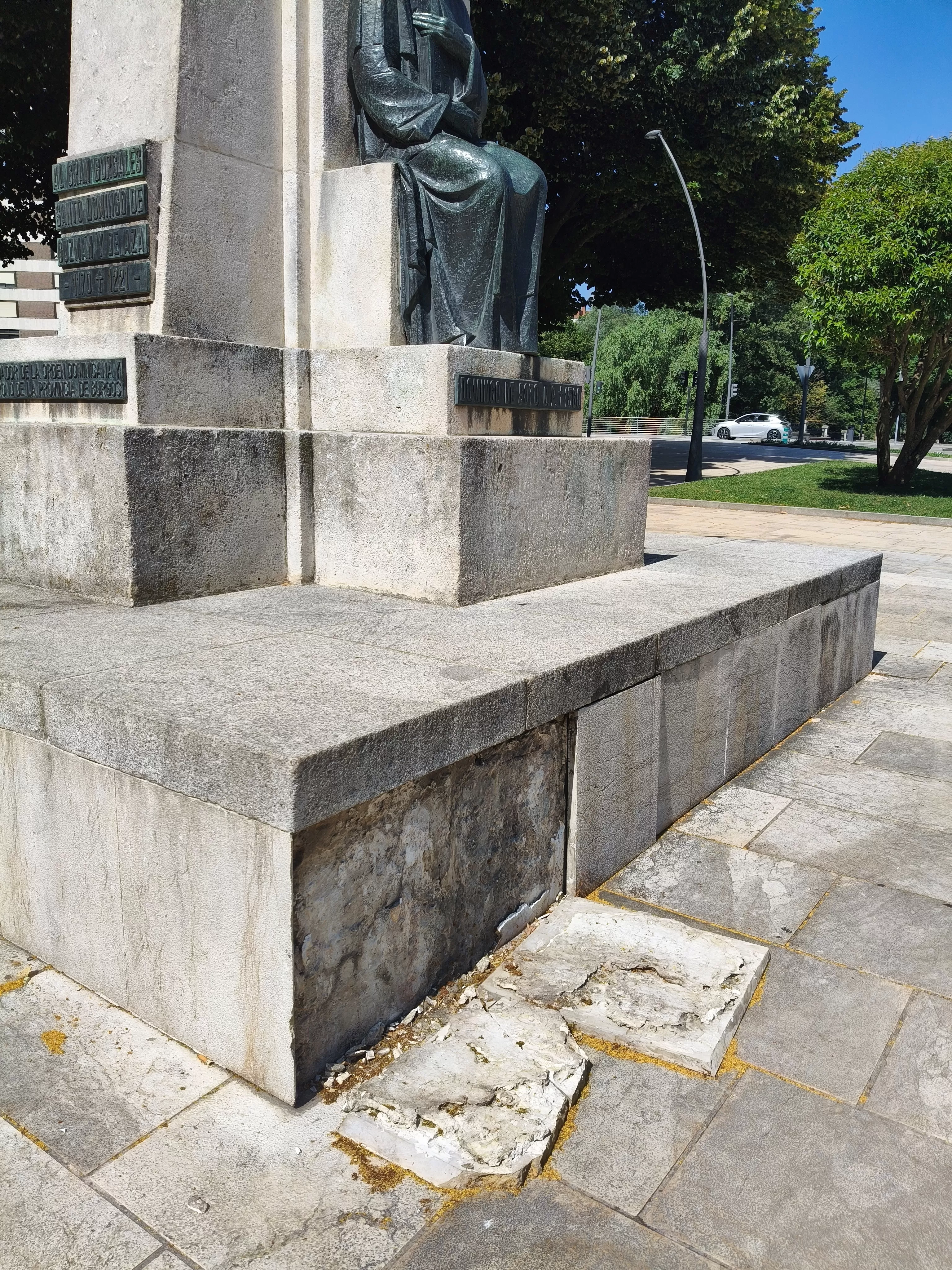 Deteriorada la escultura del Patrón de la provincia en Burgos