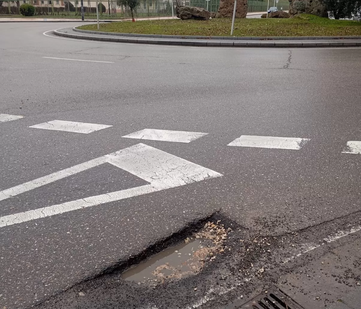Bache peligroso en una rotonda de Burgos