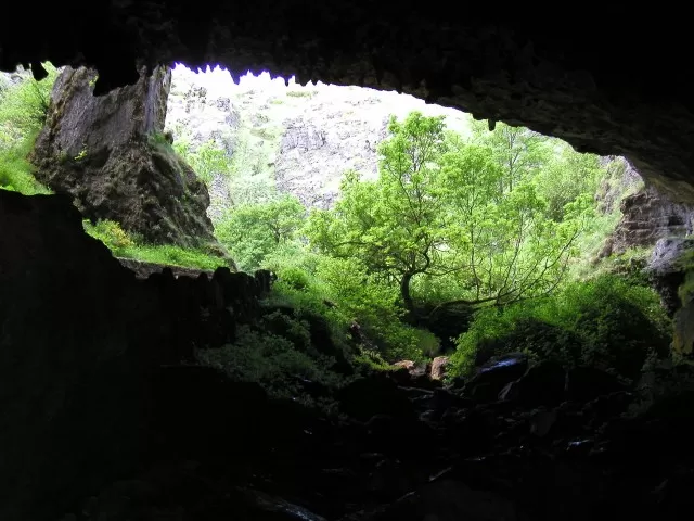Conoce la Cueva de Valporquero