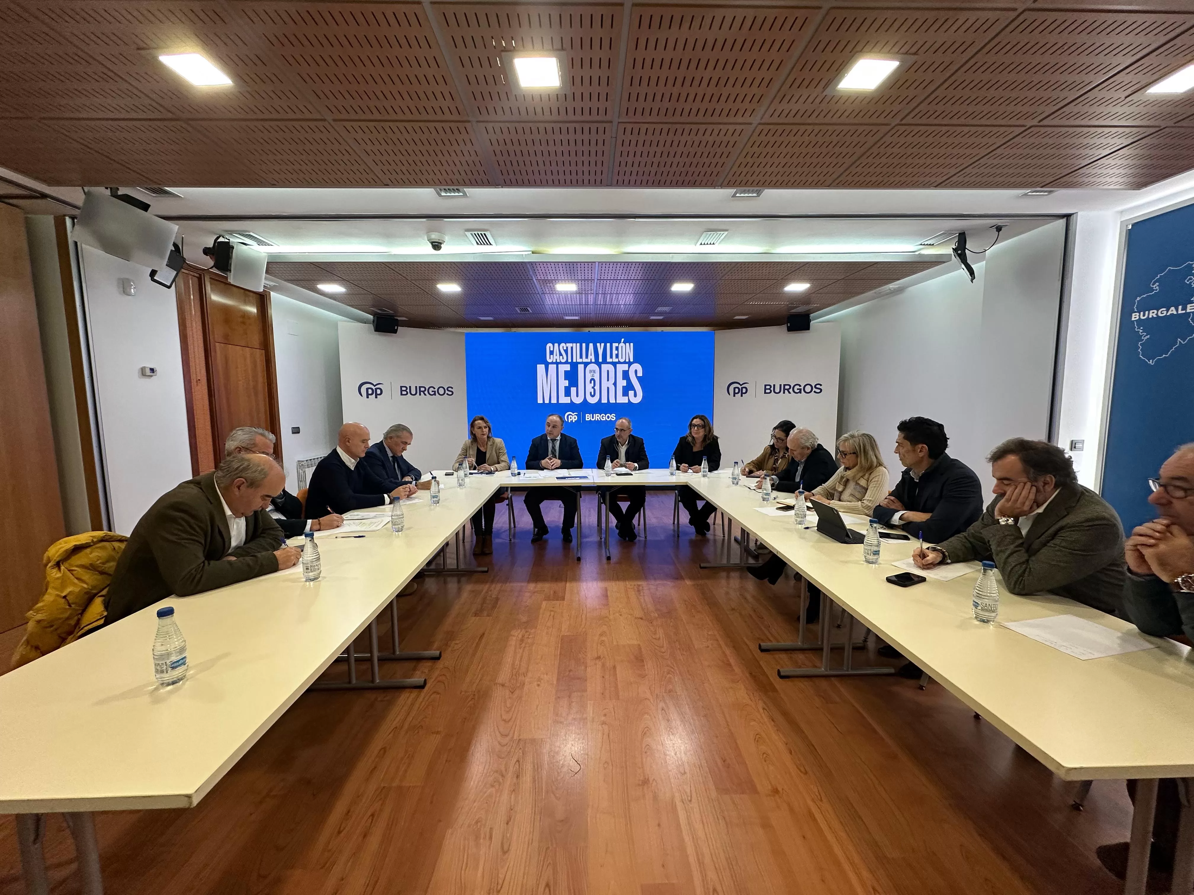 El PP de Burgos mantiene una reunión con empresarios de la ciudad